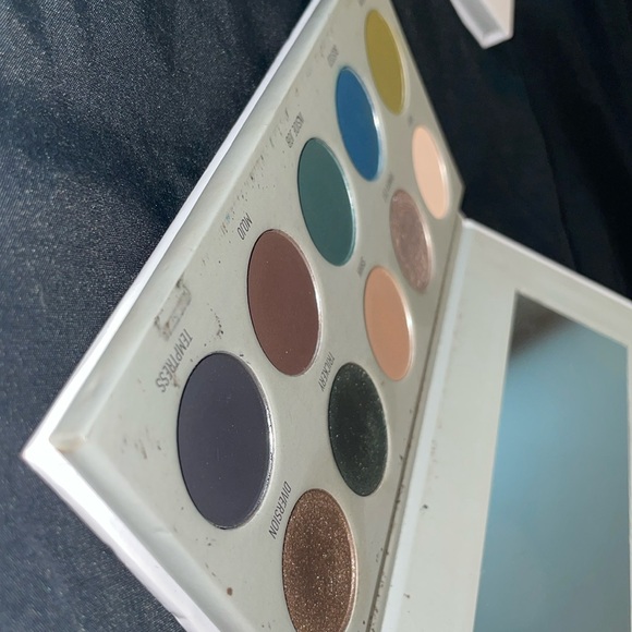 4 Morphe x Jocelyn Hill eyeshadow pallet - Picture 3 of 7